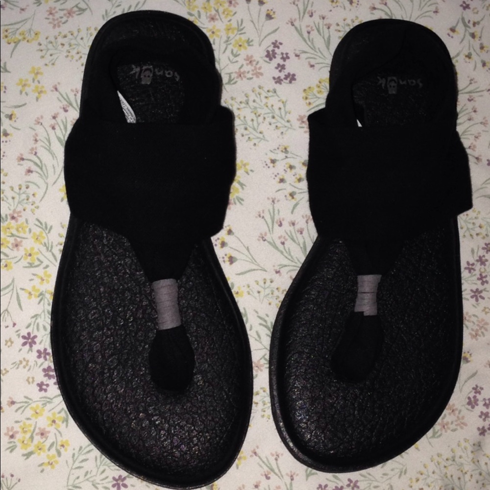 Sanuk Flip Flops